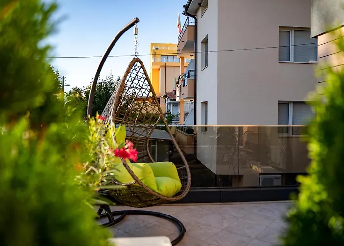 Family Laxo 2* Obzor